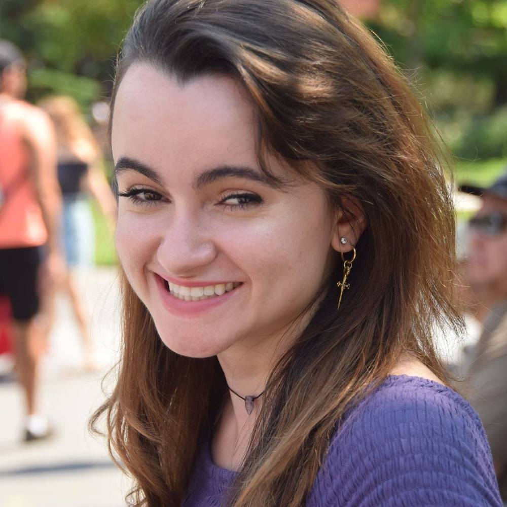 Meet your Posher, Danielle